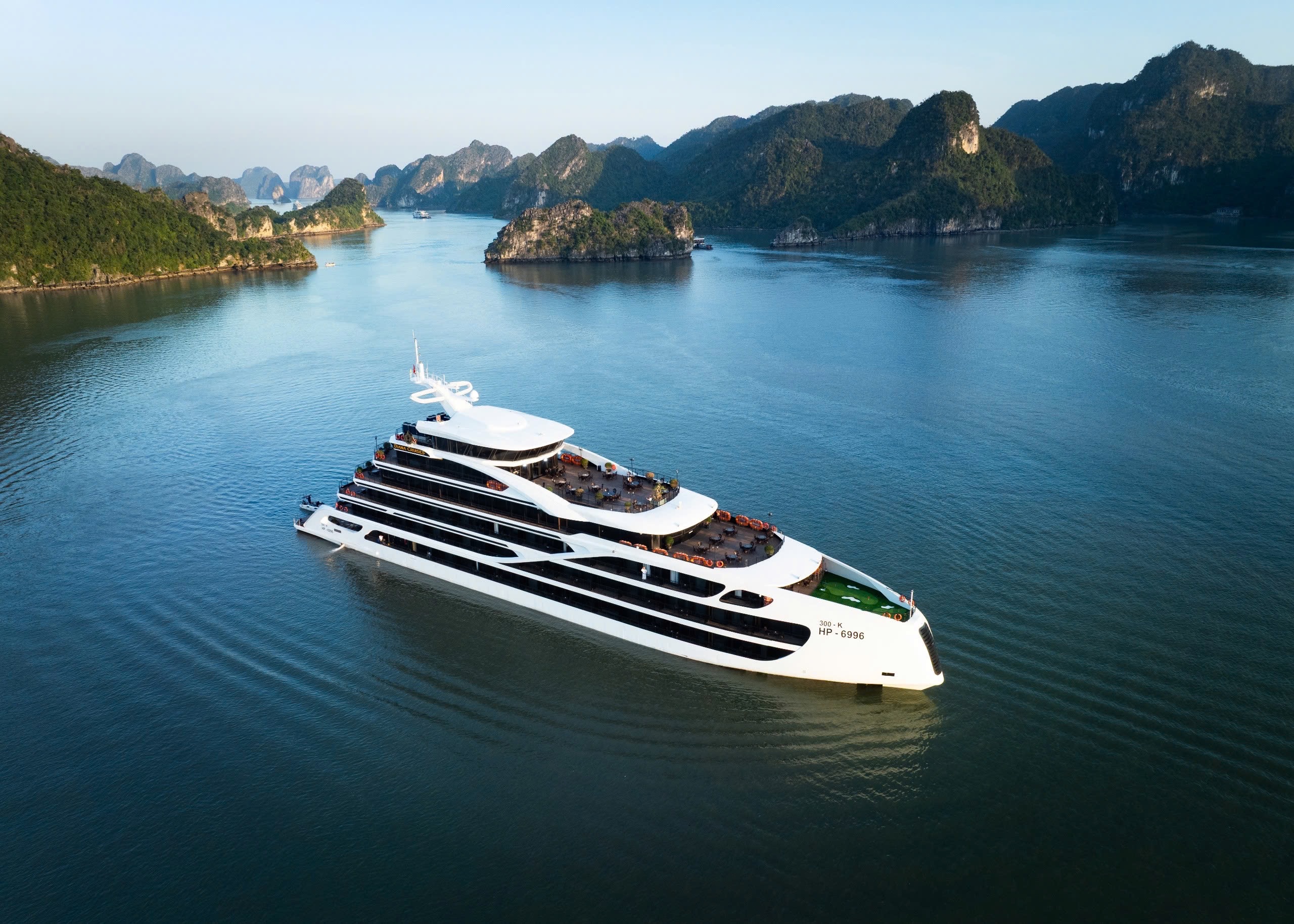 Du Thuyền Diana Cruises 2 Ngày 1 Đêm