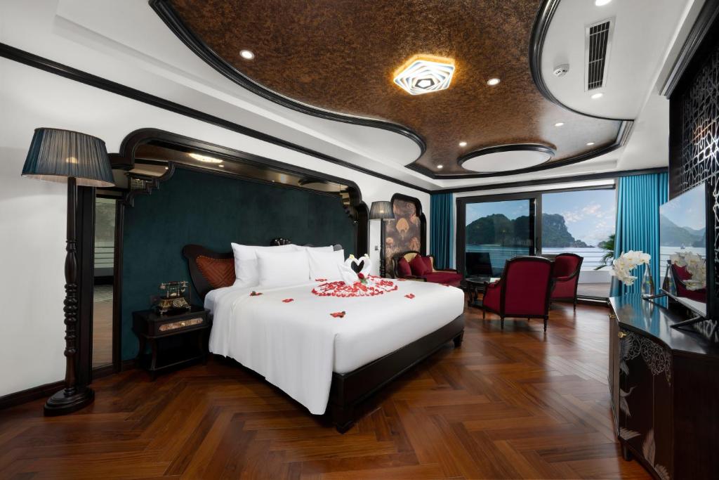 Du thuyền Hạ Long Catherine 2 ngày 1 đêm