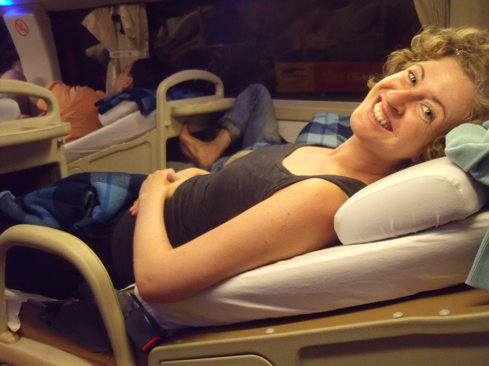 XE Bus giường nằm Hà Nội - Savanakhet