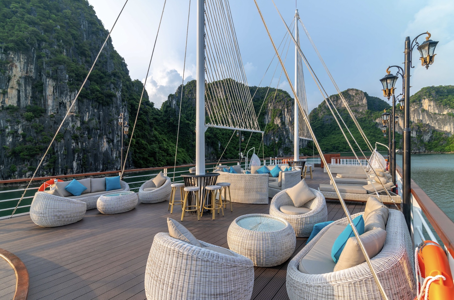 Du thuyền Iris Hạ Long Cruise 1 ngày