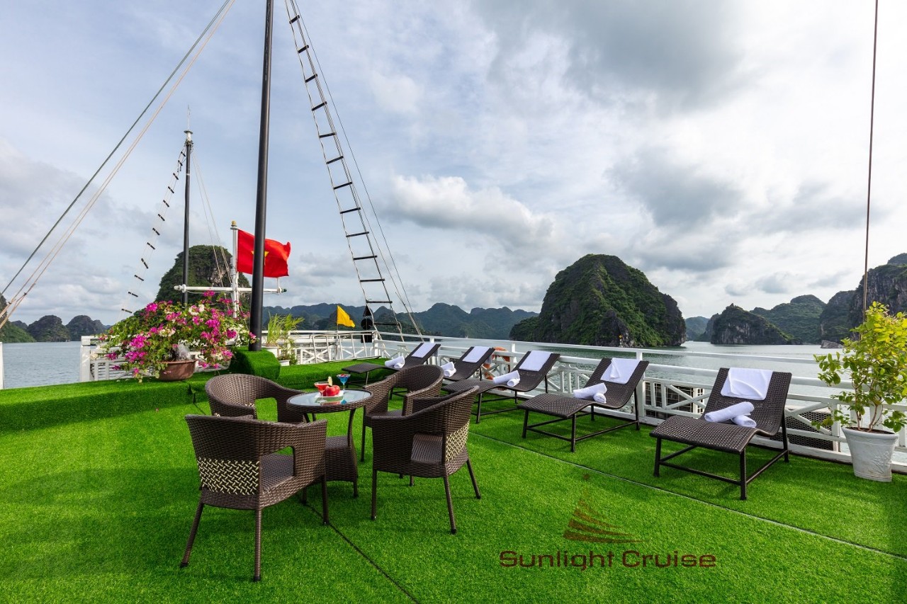 Tour du lịch Hạ Long ngủ đêm trên du thuyền 2 ngày 1 đêm