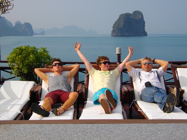 Tour du lịch Hạ Long ngủ đêm trên du thuyền 2 ngày 1 đêm